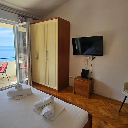 Apartment 21